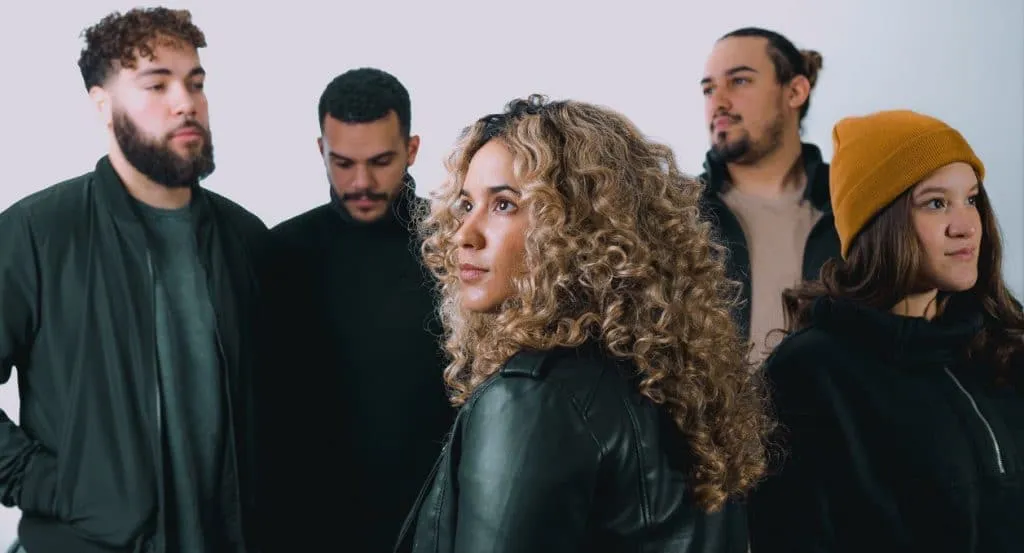 La banda “Humillé” presentó su primer álbum en español