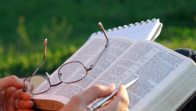 Estudio revela que si se lee la Biblia con asiduidad se sufre menos de estrés