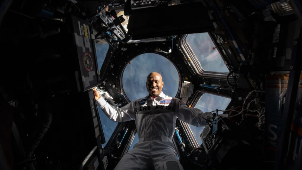 Astronauta Victor Glover proclama su fe en Jesús en la misión Artemis II